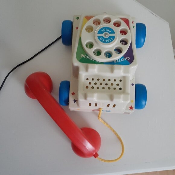 Fisher-Price Chatter Dial Telephone with Pull String (2009) - Picture 5 of 6